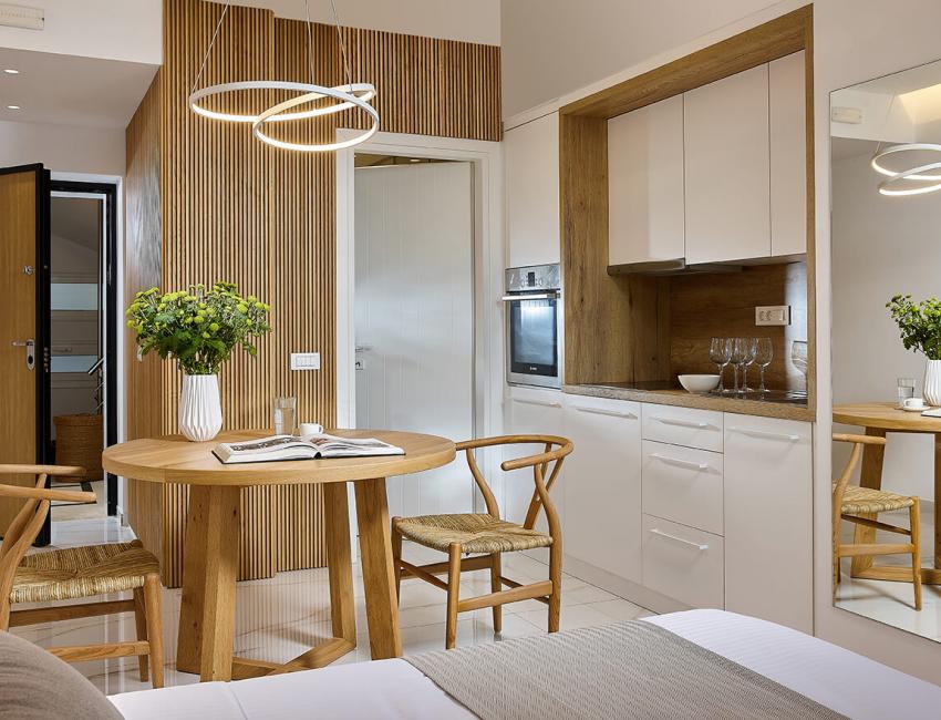 kitchen/ dining table